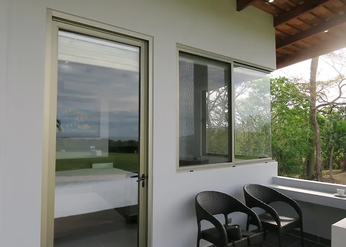 Carver Suites At 506 Tennis Center Hotel *