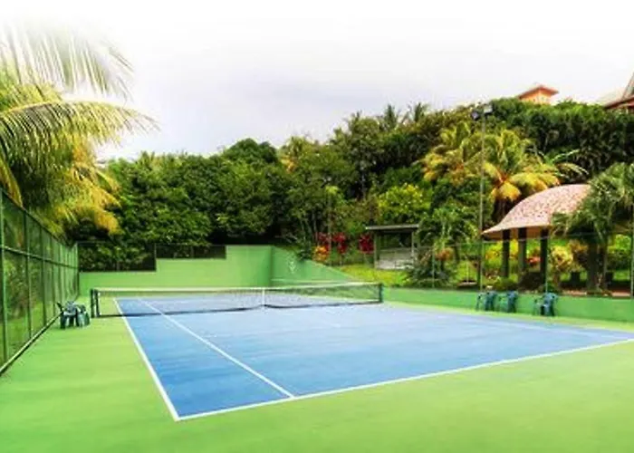 Carver Suites At 506 Tennis Center Hotel